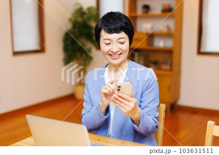 中高年女性イメージ 103631511