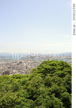 若松の高塔山展望台から見た響灘 若松の高塔山展望台から見た響灘 103632500