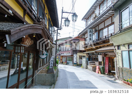 渋温泉の温泉街 103632518