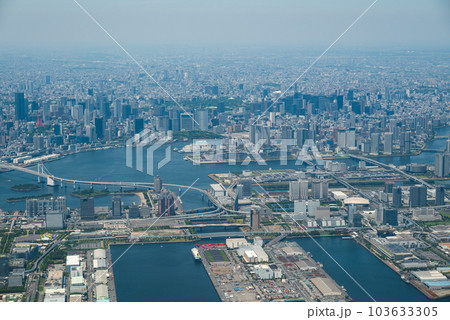 空から眺める東京港お台場 隅田川河口 103633305