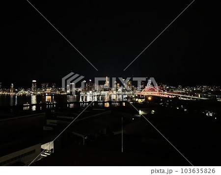 ポートアイランドから見た神戸の夜景 103635826