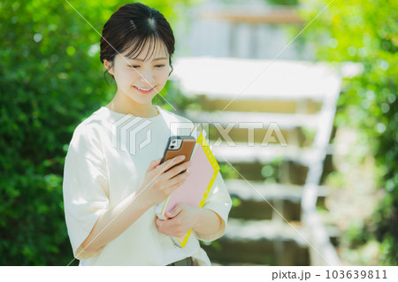 大学生イメージ　 103639811