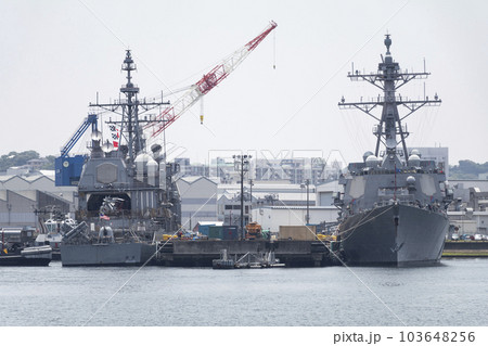 メンテナンス中のイージス艦 メンテナンス中のイージス艦 103648256