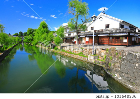 【岡山県】晴天の倉敷美観地区 103648536