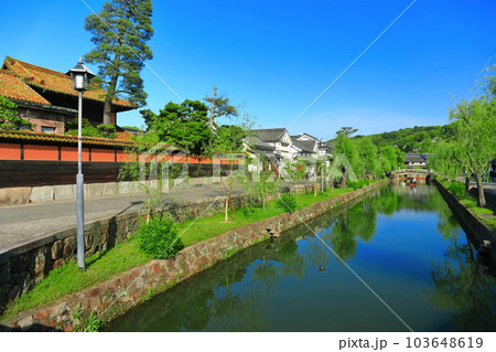 【岡山県】晴天の倉敷美観地区（舟流し） 103648619