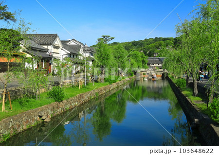 【岡山県】晴天の倉敷美観地区（舟流し） 103648622