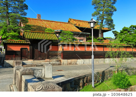 【岡山県】晴天の倉敷美観地区（有隣荘） 103648625