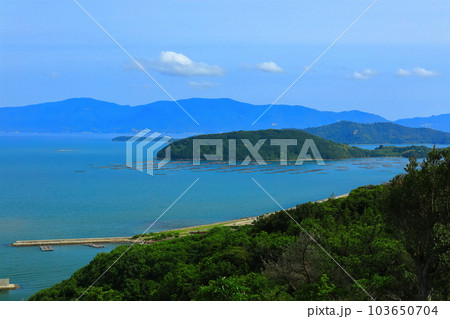 【岡山県】一本松展望園から見た牛窓と小豆島 103650704