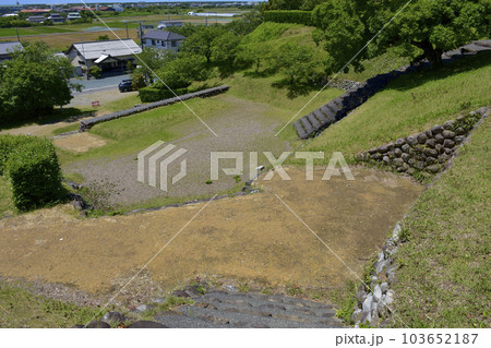 静岡県掛川市　国史跡　横須賀城　本丸跡 103652187