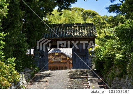 静岡県掛川市　撰要寺　山門 103652194