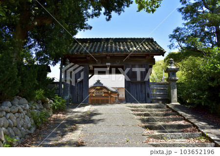 静岡県掛川市　撰要寺　山門 103652196