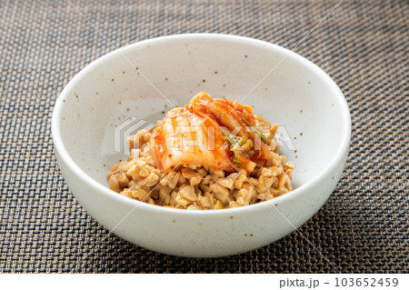 キムチ納豆。(白菜キムチトッピングひきわり納豆。) キムチ納豆。(白菜キムチトッピングひきわり納豆。) 103652459