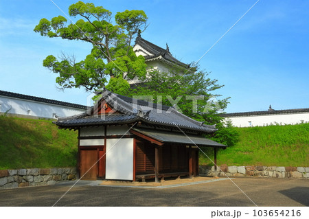 【兵庫県】晴天の赤穂城跡(三之丸大手隅櫓) 【兵庫県】晴天の赤穂城跡(三之丸大手隅櫓) 103654216