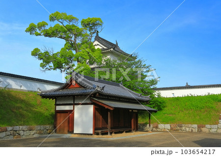 【兵庫県】晴天の赤穂城跡(三之丸大手隅櫓) 【兵庫県】晴天の赤穂城跡(三之丸大手隅櫓) 103654217