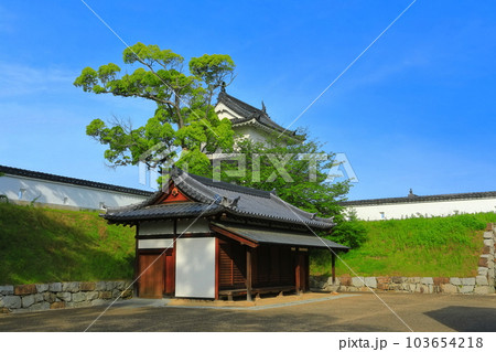 【兵庫県】晴天の赤穂城跡(三之丸大手隅櫓) 【兵庫県】晴天の赤穂城跡(三之丸大手隅櫓) 103654218