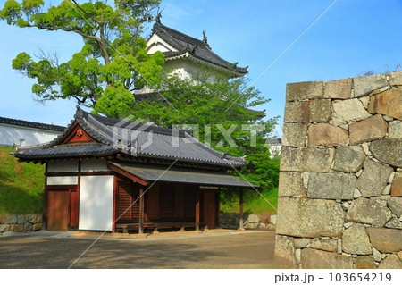 【兵庫県】晴天の赤穂城跡(三之丸大手隅櫓) 【兵庫県】晴天の赤穂城跡(三之丸大手隅櫓) 103654219