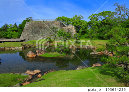 【兵庫県】晴天の赤穂城跡（天守台） 103654236
