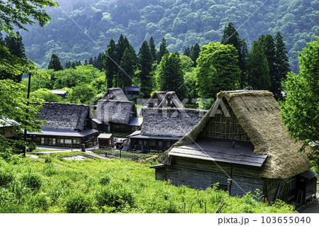 富山県 五箇山 相倉合掌造り集落 相念寺上の展望台からの風景 世界遺産 富山県 五箇山 相倉合掌造り集落 相念寺上の展望台からの風景 世界遺産 103655040