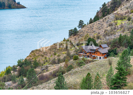 A perfect neighborhood. Big luxury house on the shore 103656827