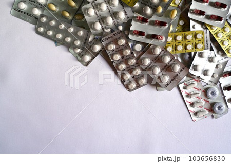 大量の医薬品（睡眠薬・抗うつ剤・抗鬱剤・抗不安薬・抗不安剤・咳止め薬・胃腸薬・薄毛治療薬・解熱鎮痛） 103656830