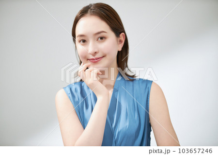 20代女性のビューティ　 103657246