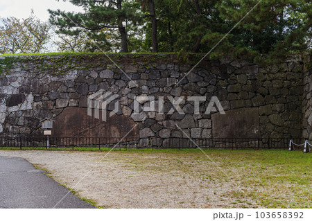 名古屋城 本丸の清正石 103658392