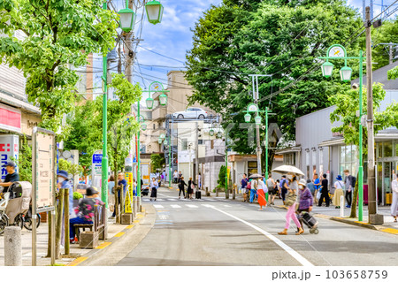 世田谷区の都市風景　等々力駅 103658759