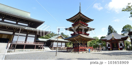 picture of Naritasan temple with red pagoda and blue sky in Naritasan Shinshoji temple at Chiba, Narita, Japan picture of Naritasan temple with red pagoda and blue sky in Naritasan Shinshoji temple at Chiba, Narita, Japan 103658909