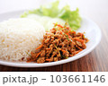ドライカレー、ガパオライス、海南ライス、おいしいレタスを添えて 103661146