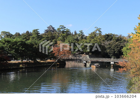 国宝松江城 堀川遊覧船 《島根県》 国宝松江城 堀川遊覧船 《島根県》 103666204