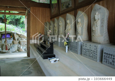 徳島県石井町　童学寺 103666449