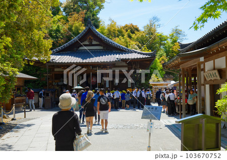 金閣寺　不動堂　石の秘仏　石不動明王 103670752