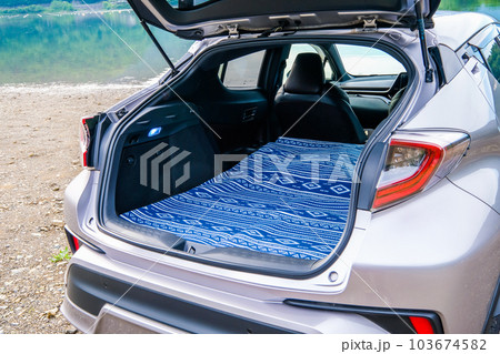 大自然の中で車中泊 103674582