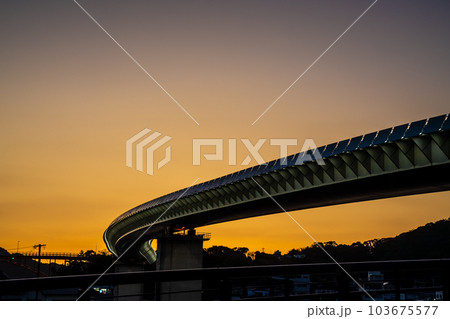 牛深ハイヤ大橋の夕陽 【熊本県天草市牛深】 牛深ハイヤ大橋の夕陽 【熊本県天草市牛深】 103675577