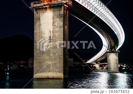 牛深ハイヤ大橋の夜景ライトアップ　【熊本県天草市牛深】 103675652