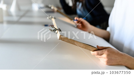 デッサンを描く 103677350