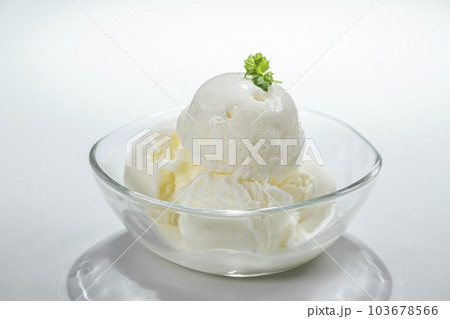 冷たくて美味しいアイスミルククリーム 冷たくて美味しいアイスミルククリーム 103678566