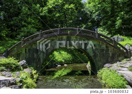 東京都　小石川後楽園　円月橋 103680832
