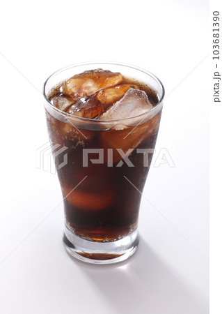 コーラ 白バック 103681390