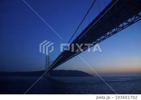 明石大橋と海峡 明石大橋と海峡 103681702