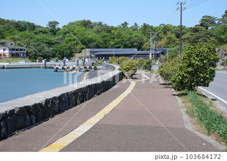 奥松島里浜の遊歩道の景色 奥松島里浜の遊歩道の景色 103684172