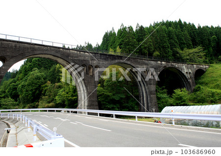熊本県小国町　旧国鉄宮原線幸野川橋梁 103686960