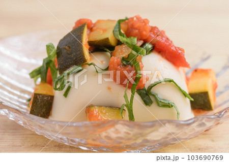 夏の味覚　夏野菜の冷や奴 103690769