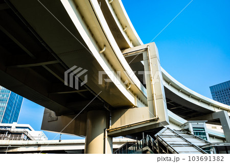 横浜 カーブを描く首都高速金港ジャンクション 2023.05 a-2 高彩度コントラスト 横浜 カーブを描く首都高速金港ジャンクション 2023.05 a-2 高彩度コントラスト 103691382