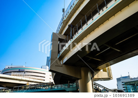 横浜 カーブを描く首都高速金港ジャンクション 2023.05 b-2 高彩度コントラスト 横浜 カーブを描く首都高速金港ジャンクション 2023.05 b-2 高彩度コントラスト 103691389