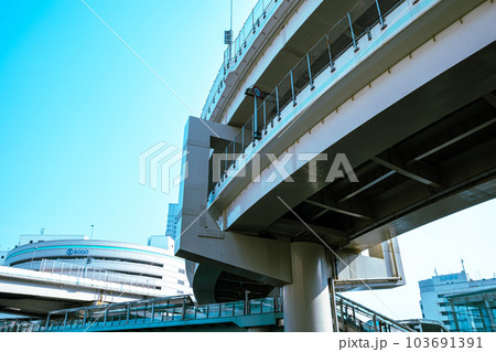 横浜 カーブを描く首都高速金港ジャンクション 2023.05 b-3 ライトカラー 横浜 カーブを描く首都高速金港ジャンクション 2023.05 b-3 ライトカラー 103691391