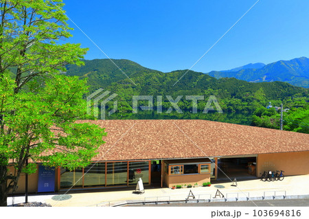 【高知県】快晴のさめうらカヌーテラス　 103694816