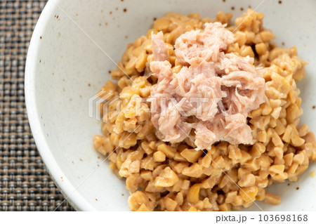ツナ納豆。(ツナトッピングひきわり納豆。) 103698168