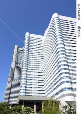横浜　高層ビル 103699379