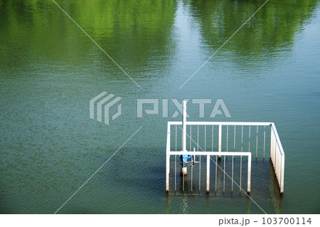 貯水池の水門開閉器 103700114
